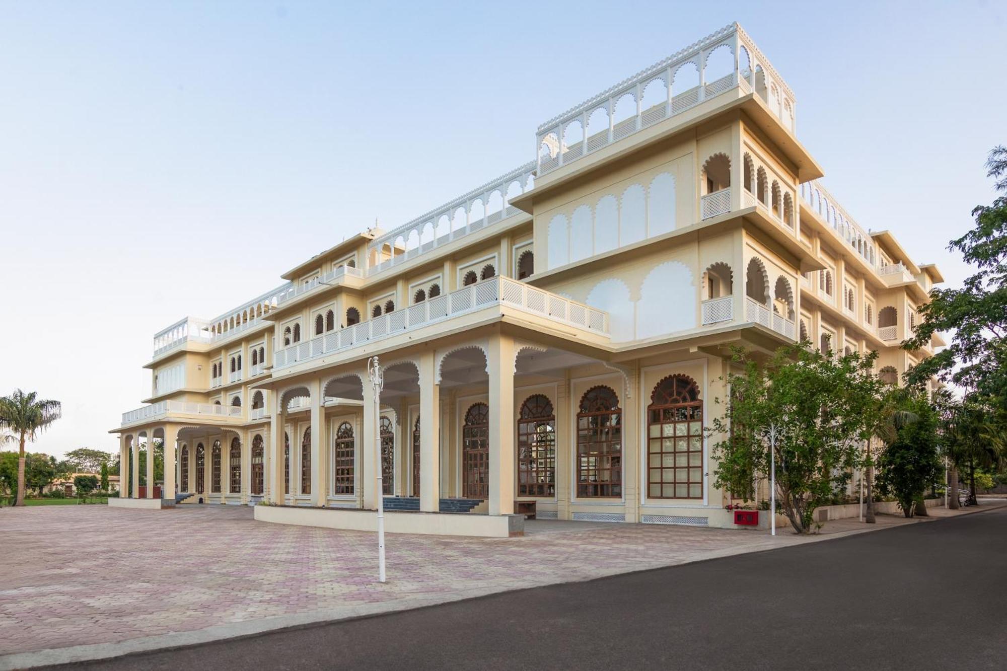 Sterling Aravalli Udaipur Exterior photo
