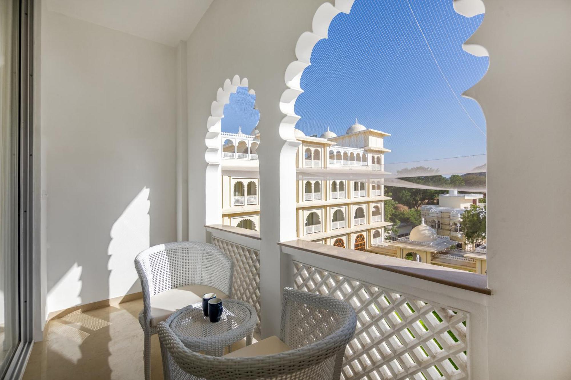 Sterling Aravalli Udaipur Exterior photo